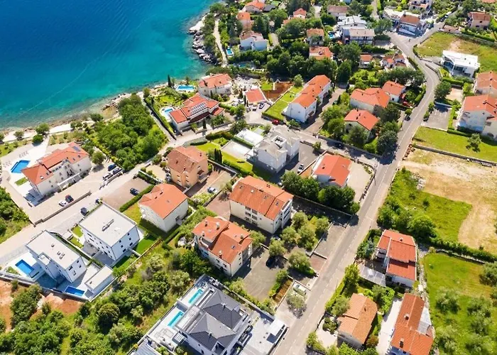 Ruza Daire Porat (Krk)